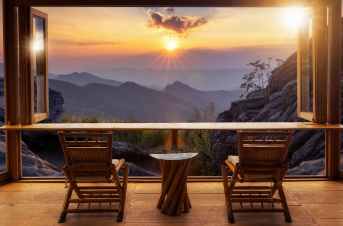 як облаштувати балкон з панорамним склінням