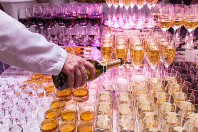 Алкогольные напитки на банкете: как выбрать правильный ассортимент