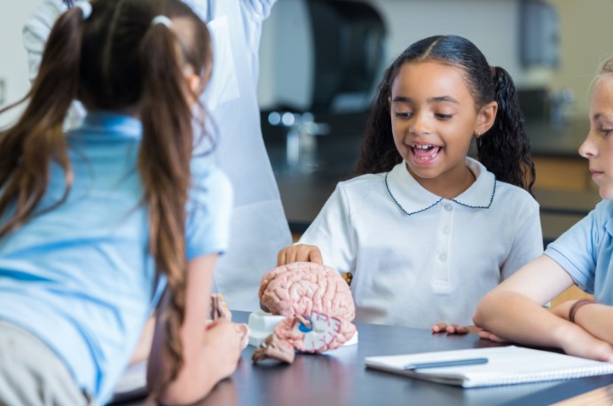 чому батьки обирають приватну освіту чому батьки обирають приватну освіту